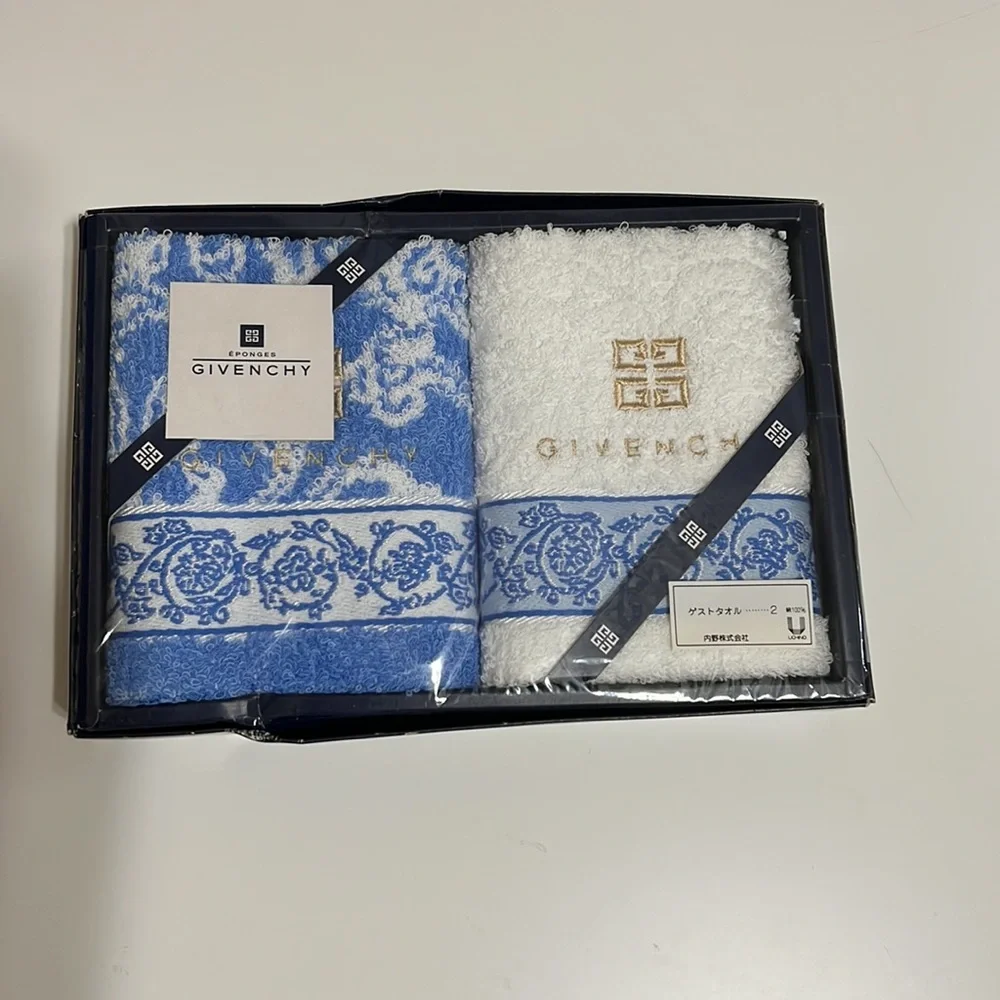 Givenchy face / hand towel